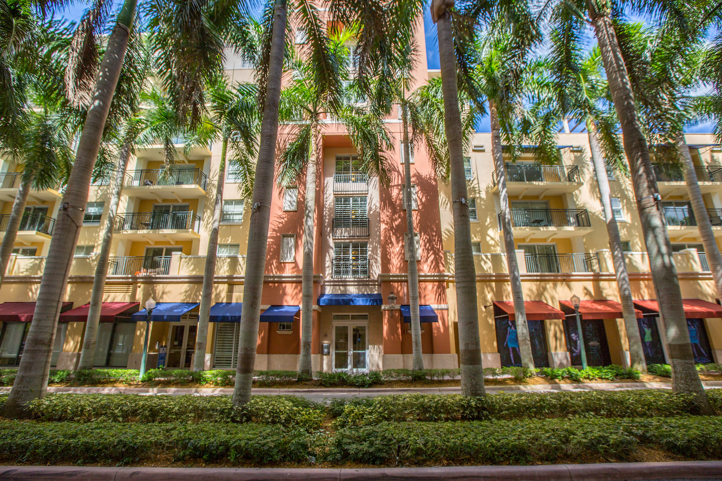 The Residences at Merrick Park – 4251 Salzedo Street Coral Gables, FL 33146 ( 1BD )